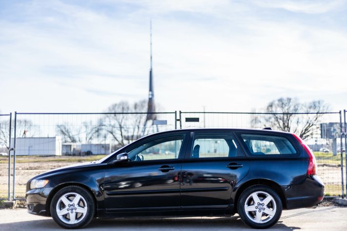 VOLVO V50