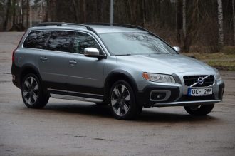 Tikko ievests. Volvo Xc70 2.4D5 (158kw-215z/s) Dīzelis 4×4 Awd pilnpiedziņas ar automātisko ātrumkārbu.
