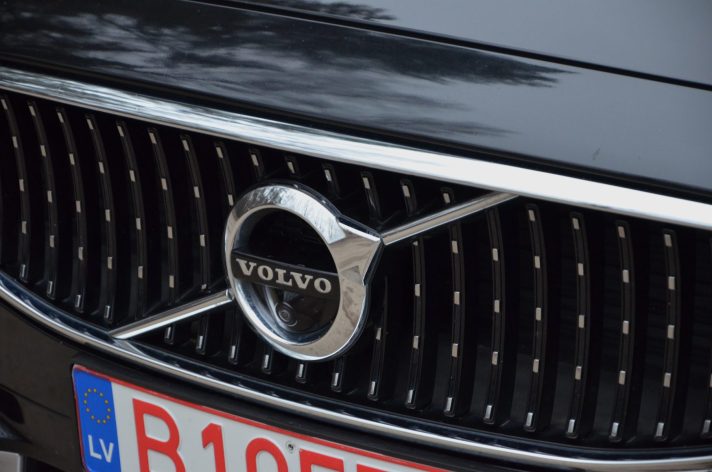 Tikko ievests. Volvo V90 Cross Country Awd. 2.0 D5 (173 kw-235 zs) Dīzelis. ar Automātisko ātrumkārbu.