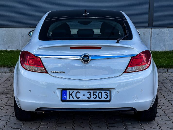 OPEL INSIGNIA