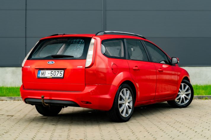 FORD FOCUS