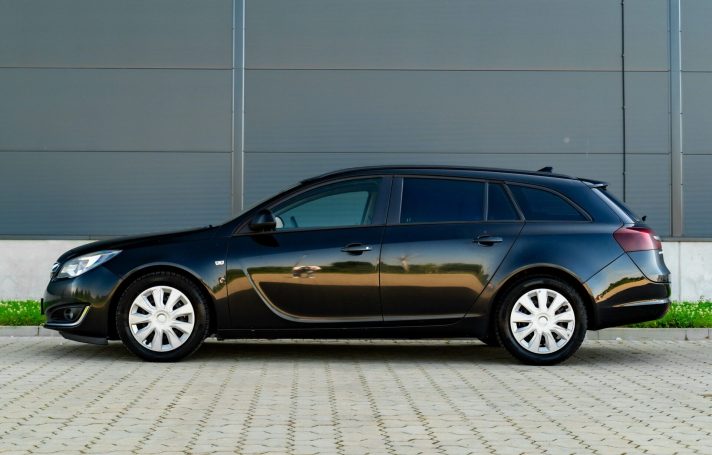 OPEL INSIGNIA SPORTS TOURER