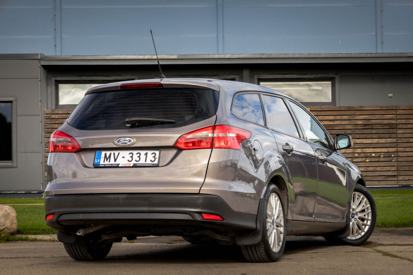 FORD FOCUS