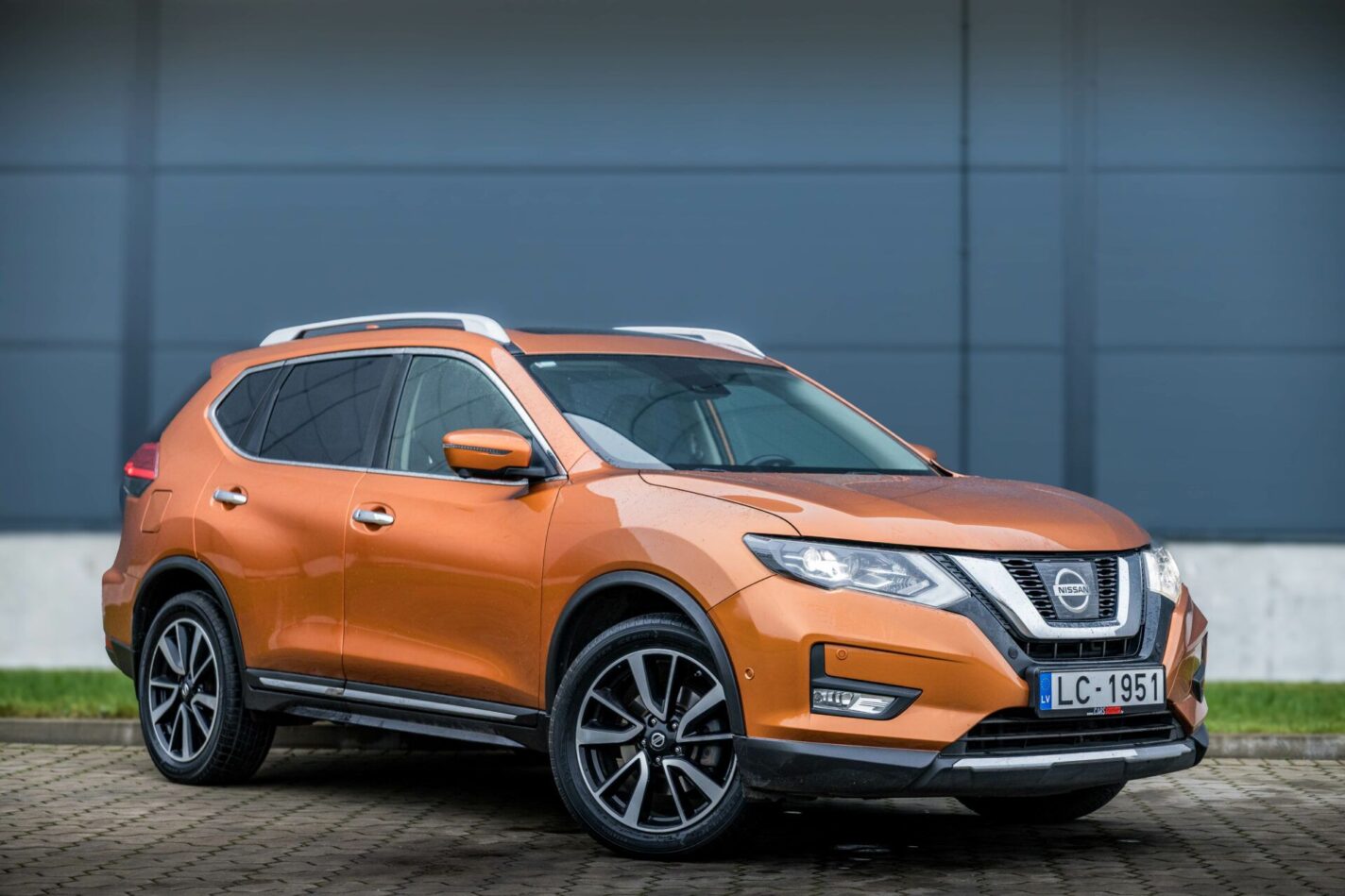 NISSAN X TRAIL