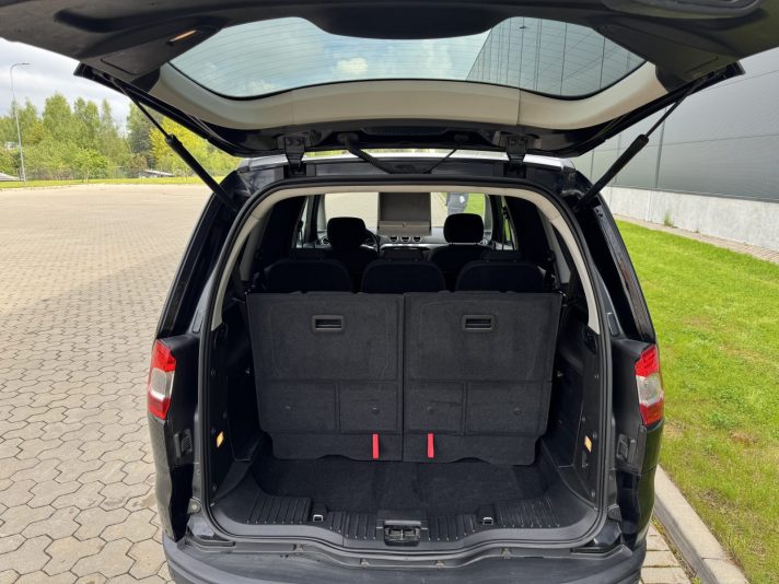 Ford Galaxy Titanium