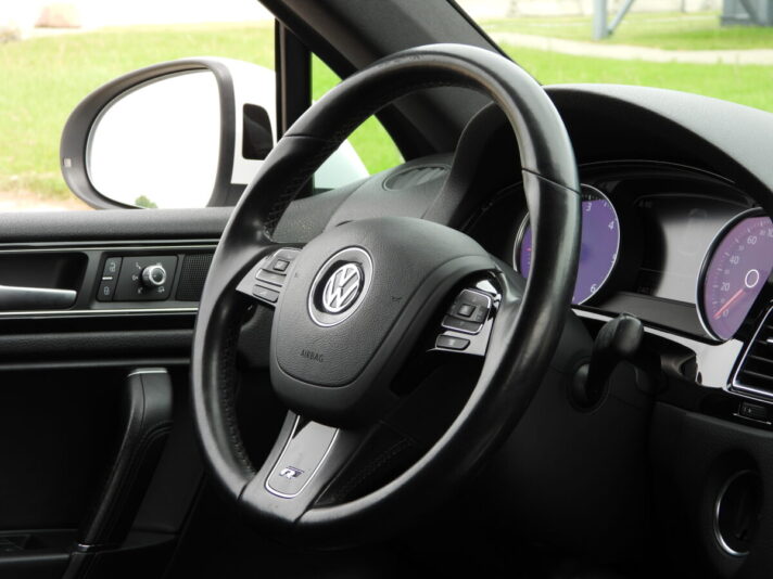 VW TOUAREG R-LINE