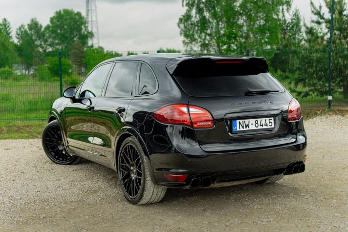 PORSCHE CAYENNE TURBO