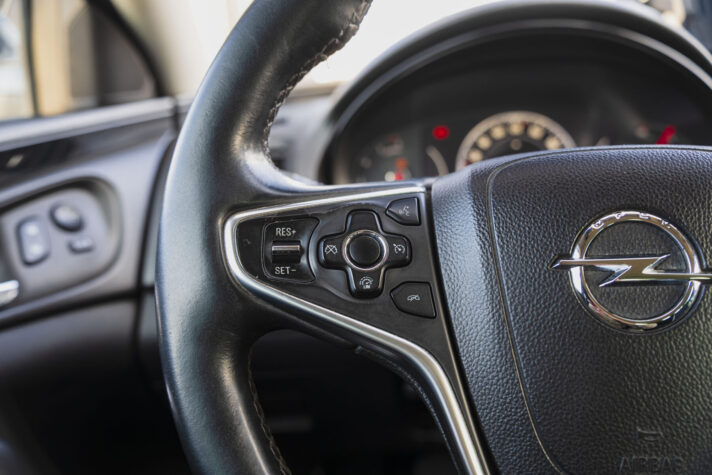 OPEL INSIGNIA SPORTS TOURER SW