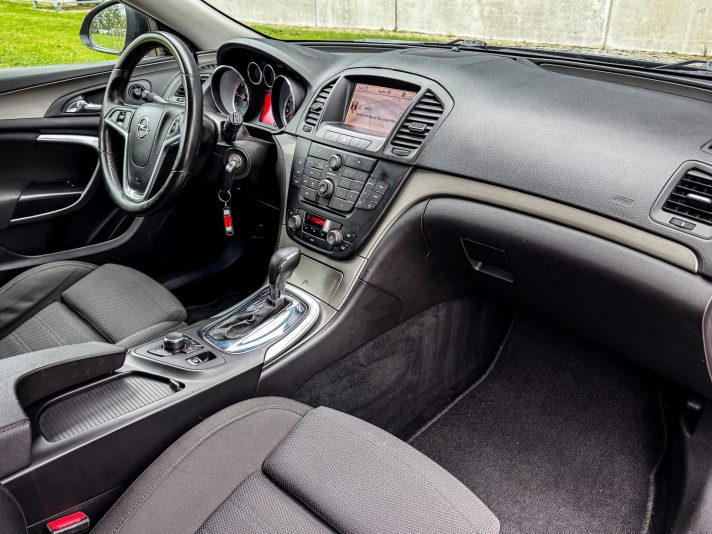 OPEL INSIGNIA SPORTS TOURER