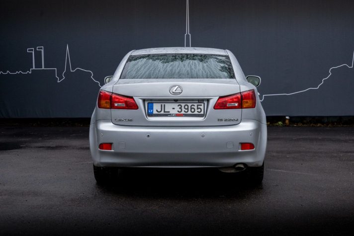 LEXUS IS 220