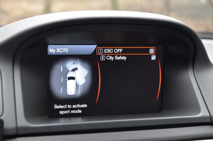 Tikko ievests. Volvo Xc70 2.4D5 (158kw-215z/s) Dīzelis 4×4 Awd pilnpiedziņas ar automātisko ātrumkārbu.