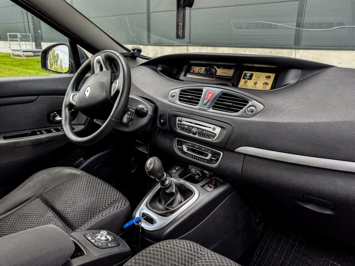 RENAULT MEGANE SCENIC