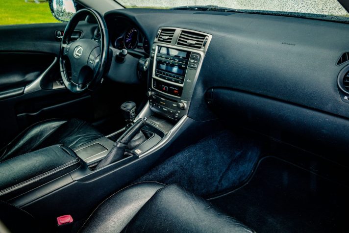 LEXUS IS 220