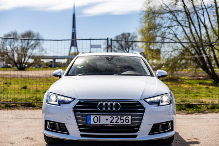 AUDI A4 AVANT