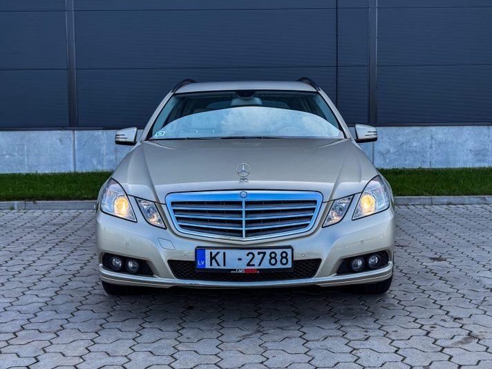 MERCEDES BENZ E220