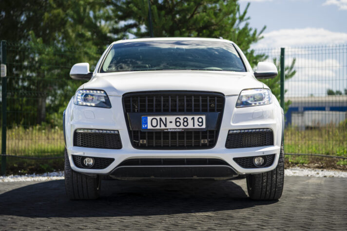 AUDI Q7 S-LINE
