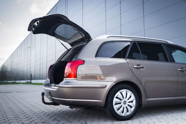 TOYOTA AVENSIS