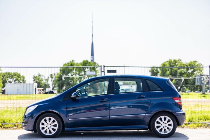 MERCEDES BENZ B 200