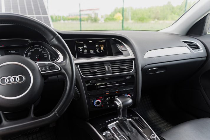AUDI A4 AVANT