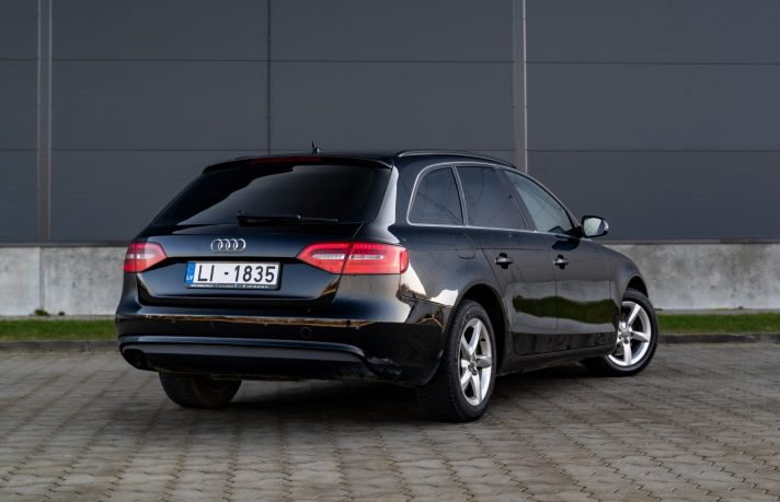AUDI A4 AVANT