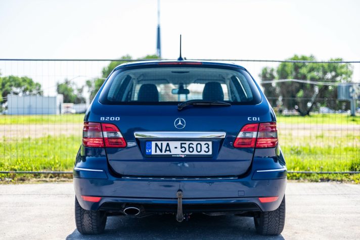 MERCEDES BENZ B 200