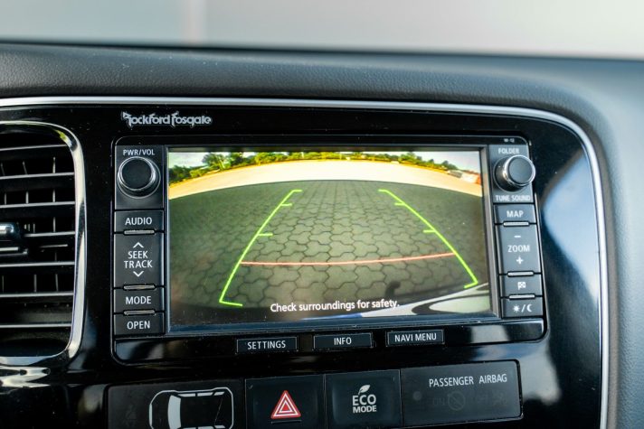 MITSUBISHI OUTLANDER