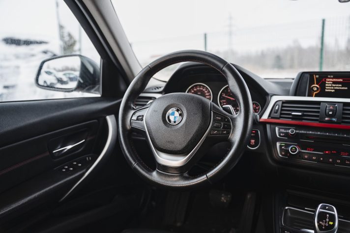 BMW 320