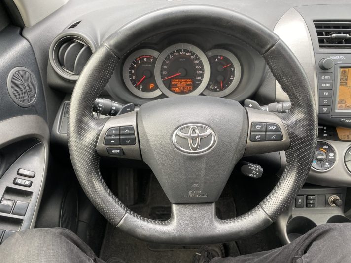 TOYOTA RAV-4 2.2D 4D  110kw Automāts 4x4