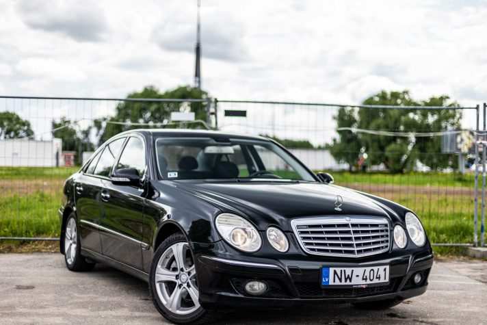 MERCEDES BENZ E220