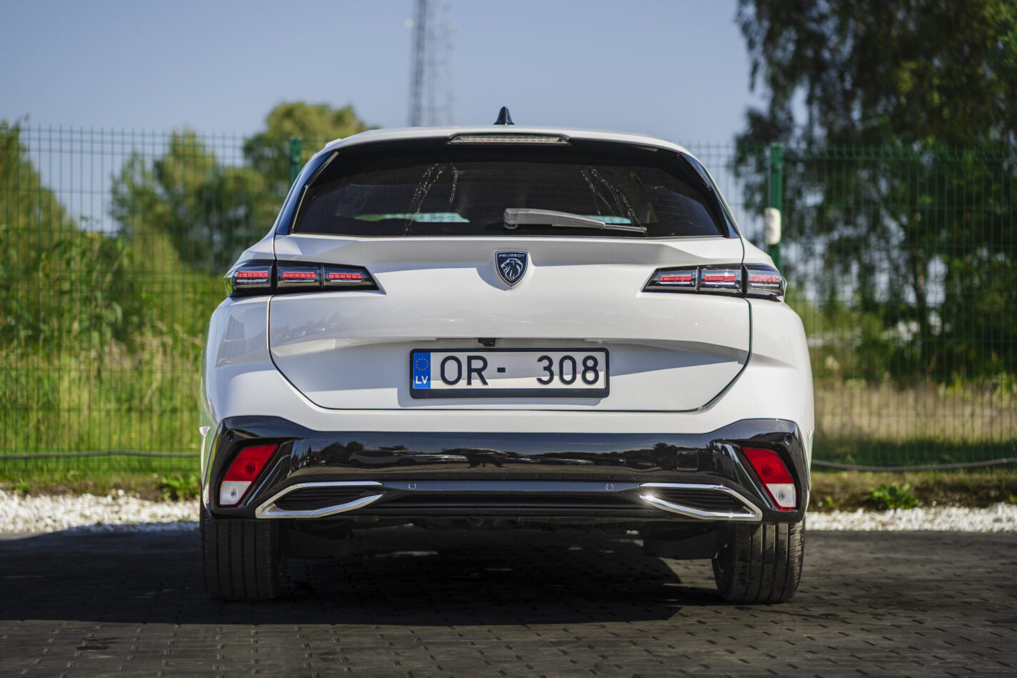 PEUGEOT 308