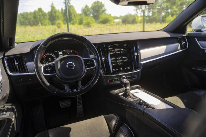 VOLVO V90 R-DESIGN