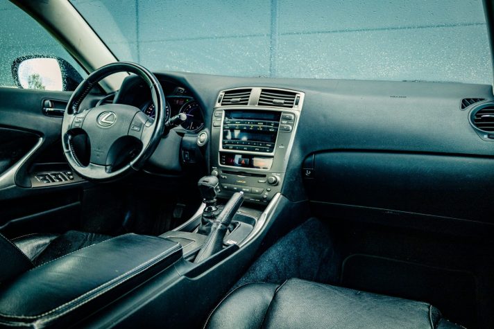 LEXUS IS 220