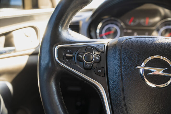 OPEL INSIGNIA SPORTS TOURER SW 4x4