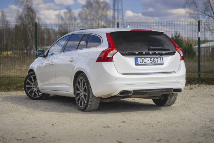 VOLVO V60 PLUG-IN HYBRID