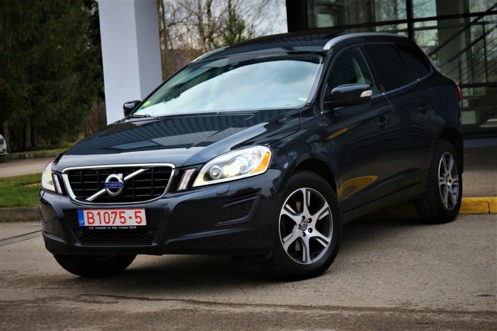 VOLVO XC60 2.4 D5 120 KW SUMMUM MEH.