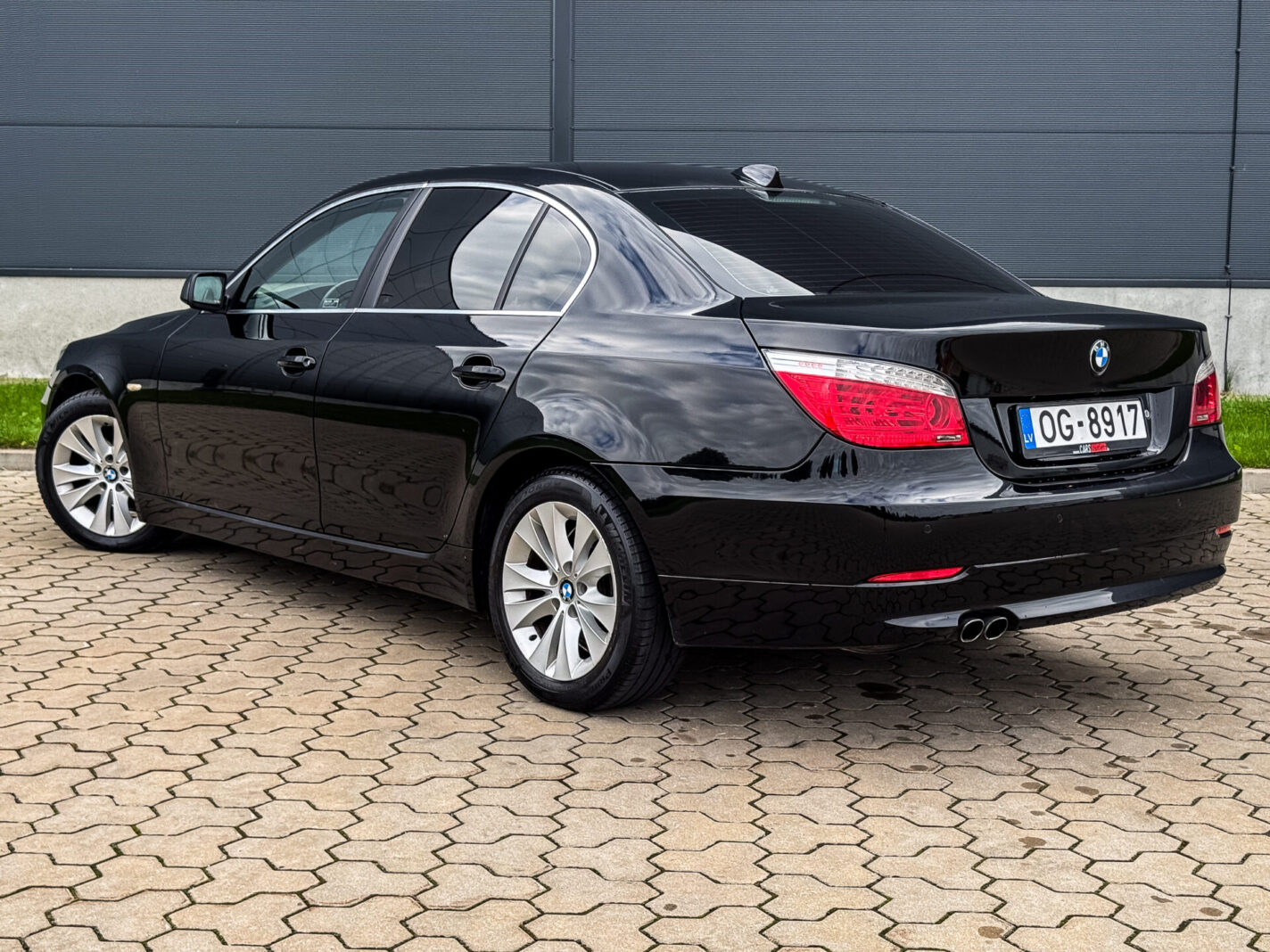 BMW 525