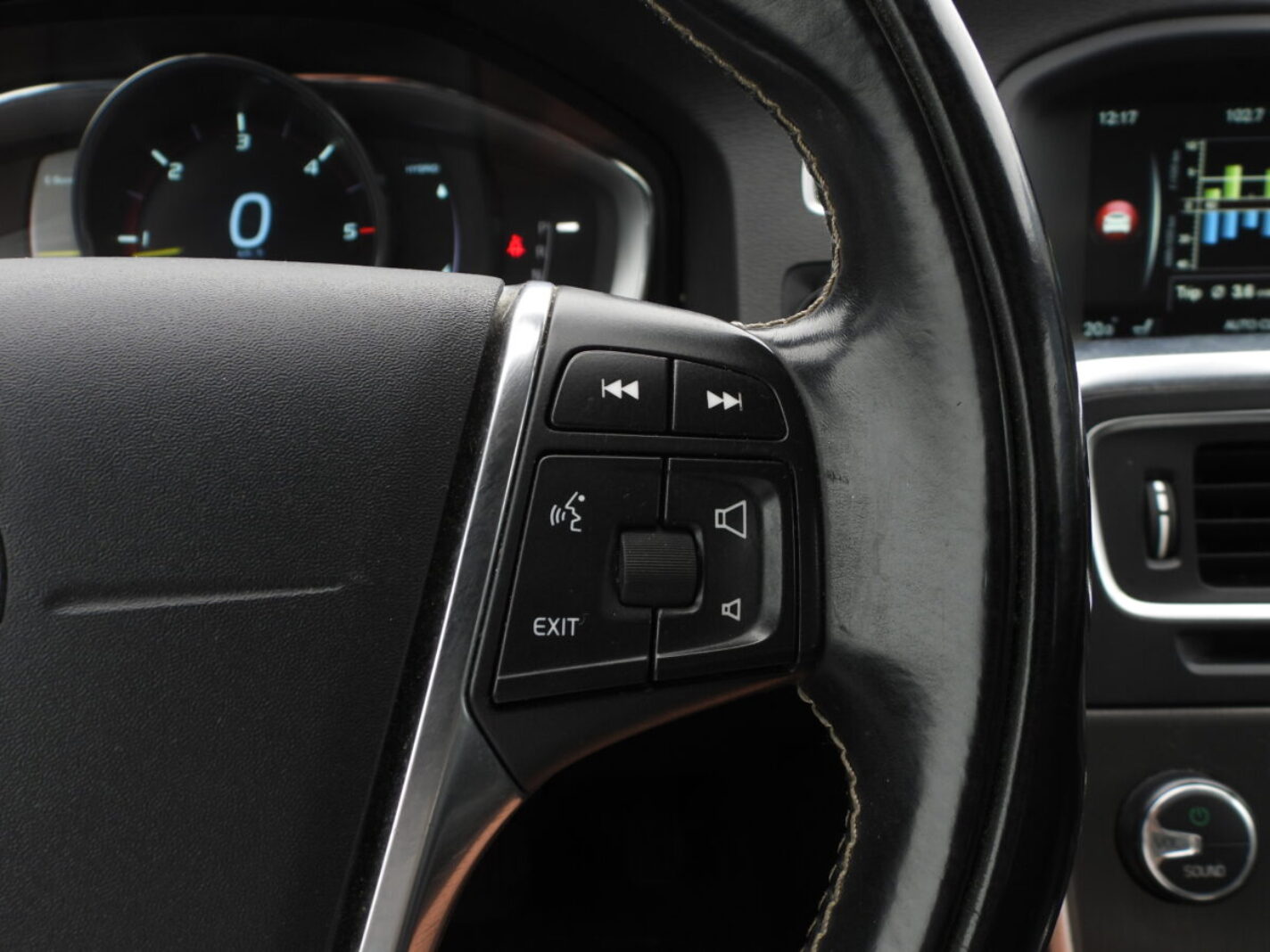 VOLVO V60 PLUG IN HYBRID