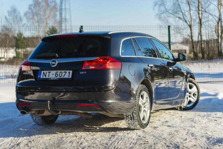 OPEL INSIGNIA SPORTS TOURER SW