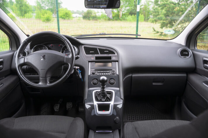 PEUGEOT 5008
