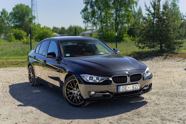 BMW 330