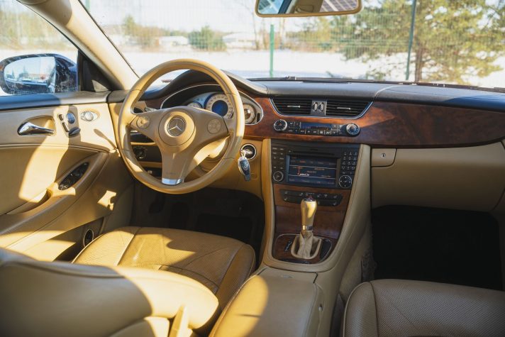 MERCEDES BENZ CLS320