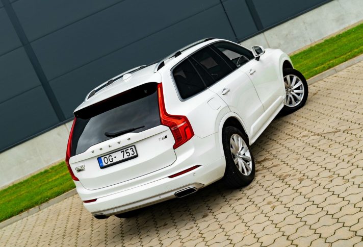 VOLVO XC90