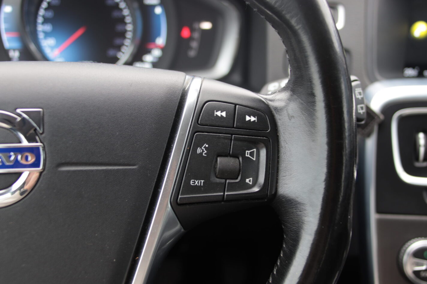 VOLVO V60 TWIN ENGINE