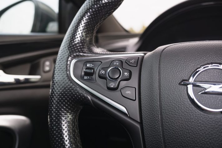 OPEL INSIGNIA SPORTS TOURER SW