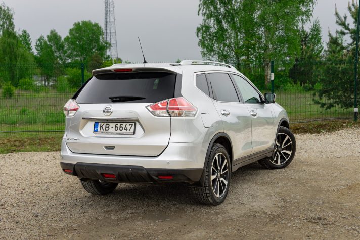NISSAN X-TRAIL