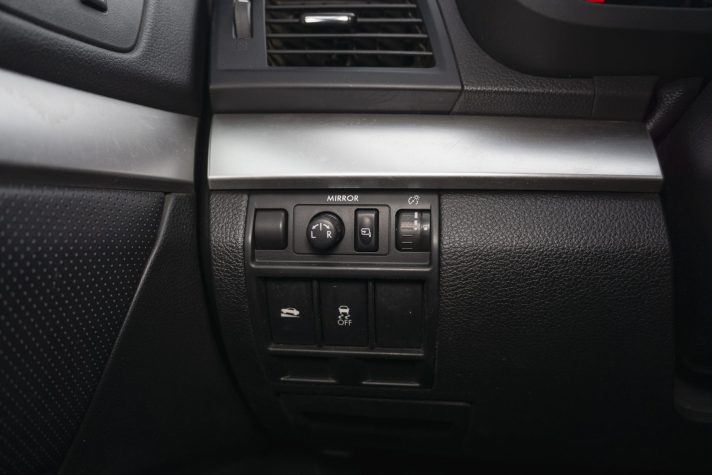 SUBARU LEGACY