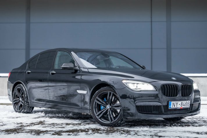 BMW 740