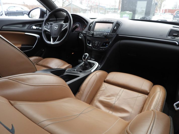 OPEL INSIGNIA