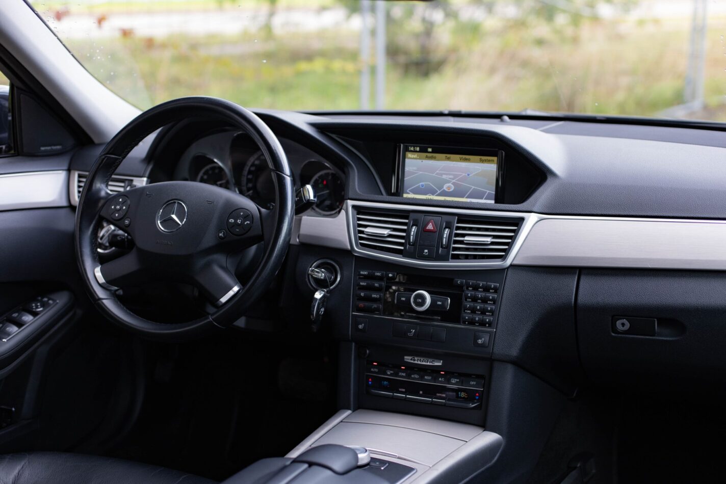 MERCEDES BENZ E350