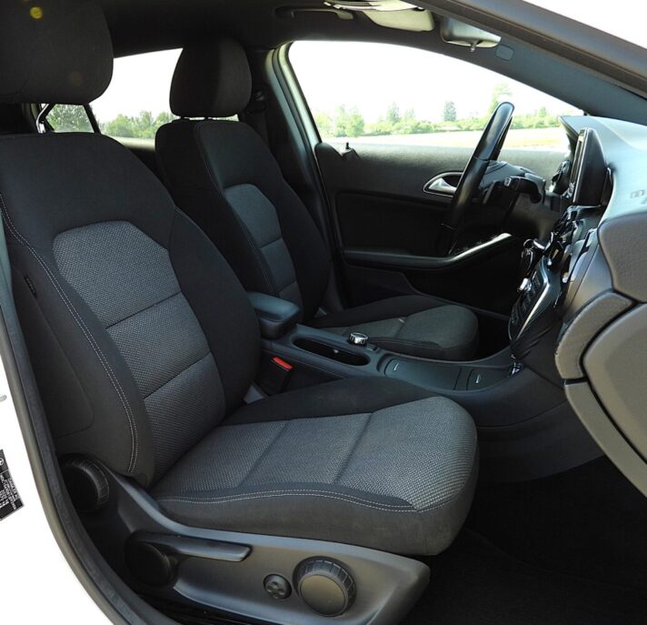 MERCEDES BENZ GLA 200